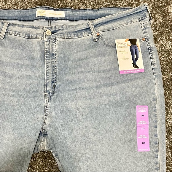 Signature by Levi Strauss & Co.® Gold Women's Midrise Super Skinny Jeans - 38x28 - Picture 4 of 16